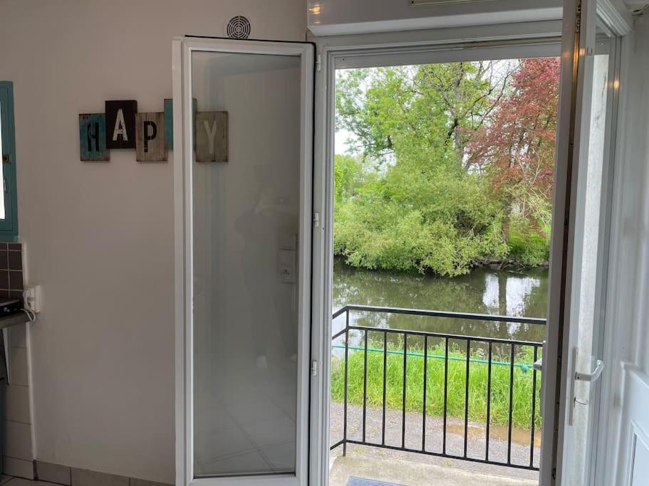Les Berges De L'Oust Apartment Malestroit Exterior photo